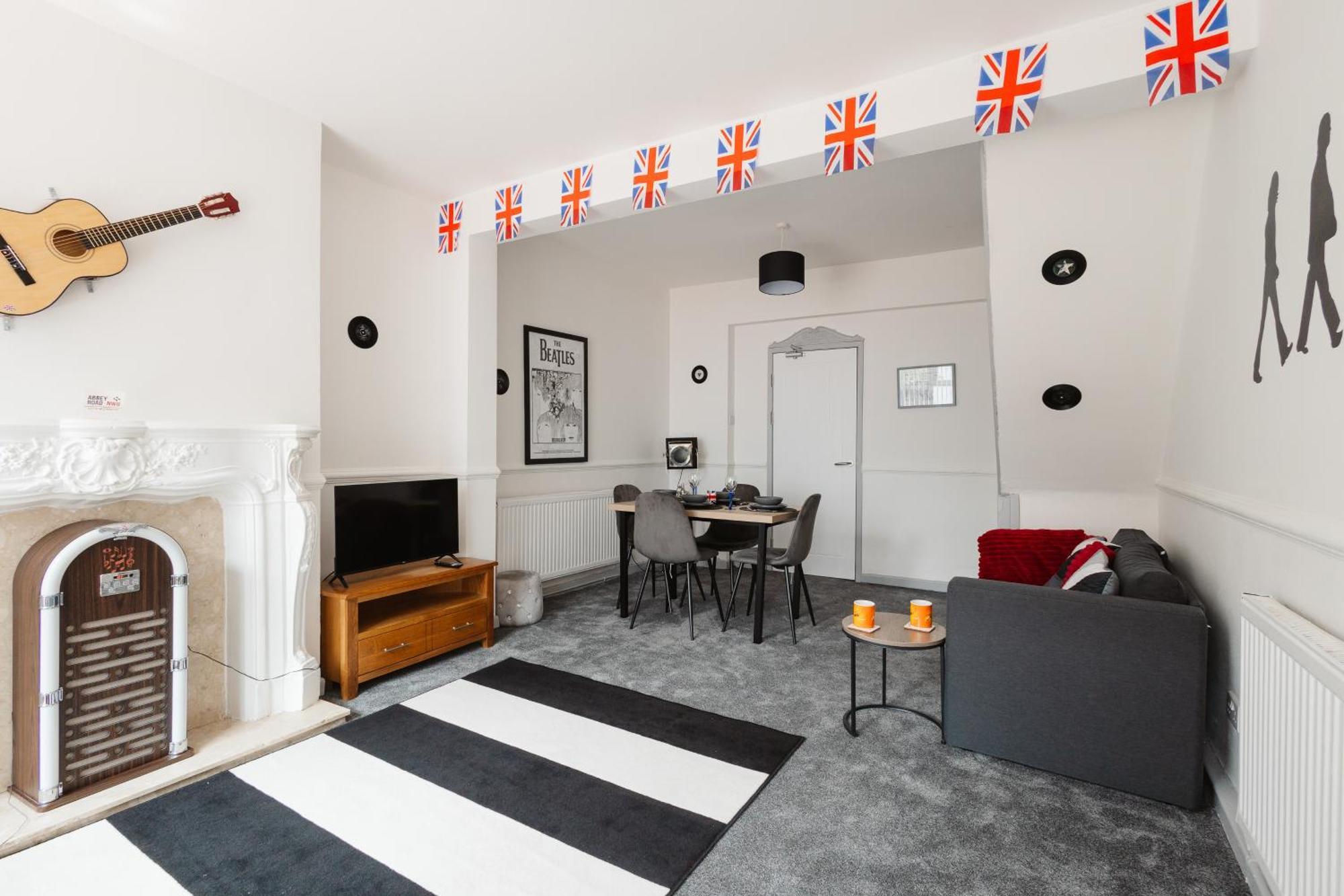 Let It Retreat , Anfield, Beatles Themed Holiday home Liverpool