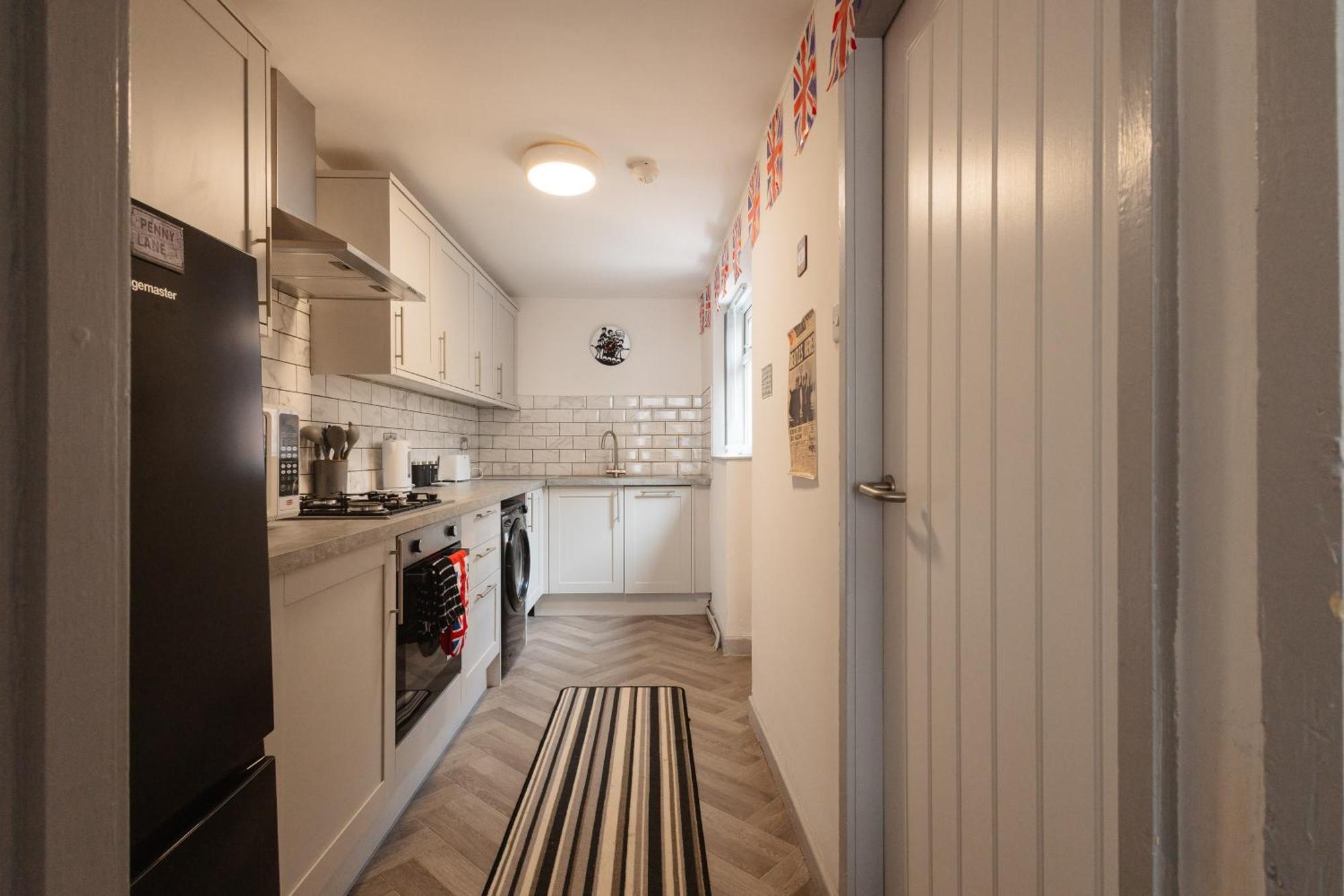 Holiday home Let It Retreat , Anfield, Beatles Themed *